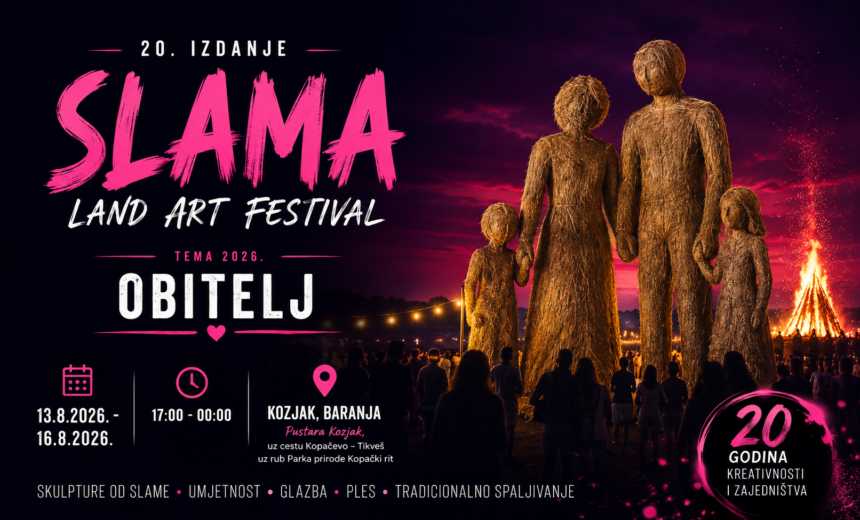 Velika skulptura od slame na otvorenom u Kozjaku okružena posjetiteljima tijekom Slama Land Art Festivala.