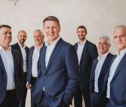 Tomislav Bralić i Klapa Intrade Čepin Hangar